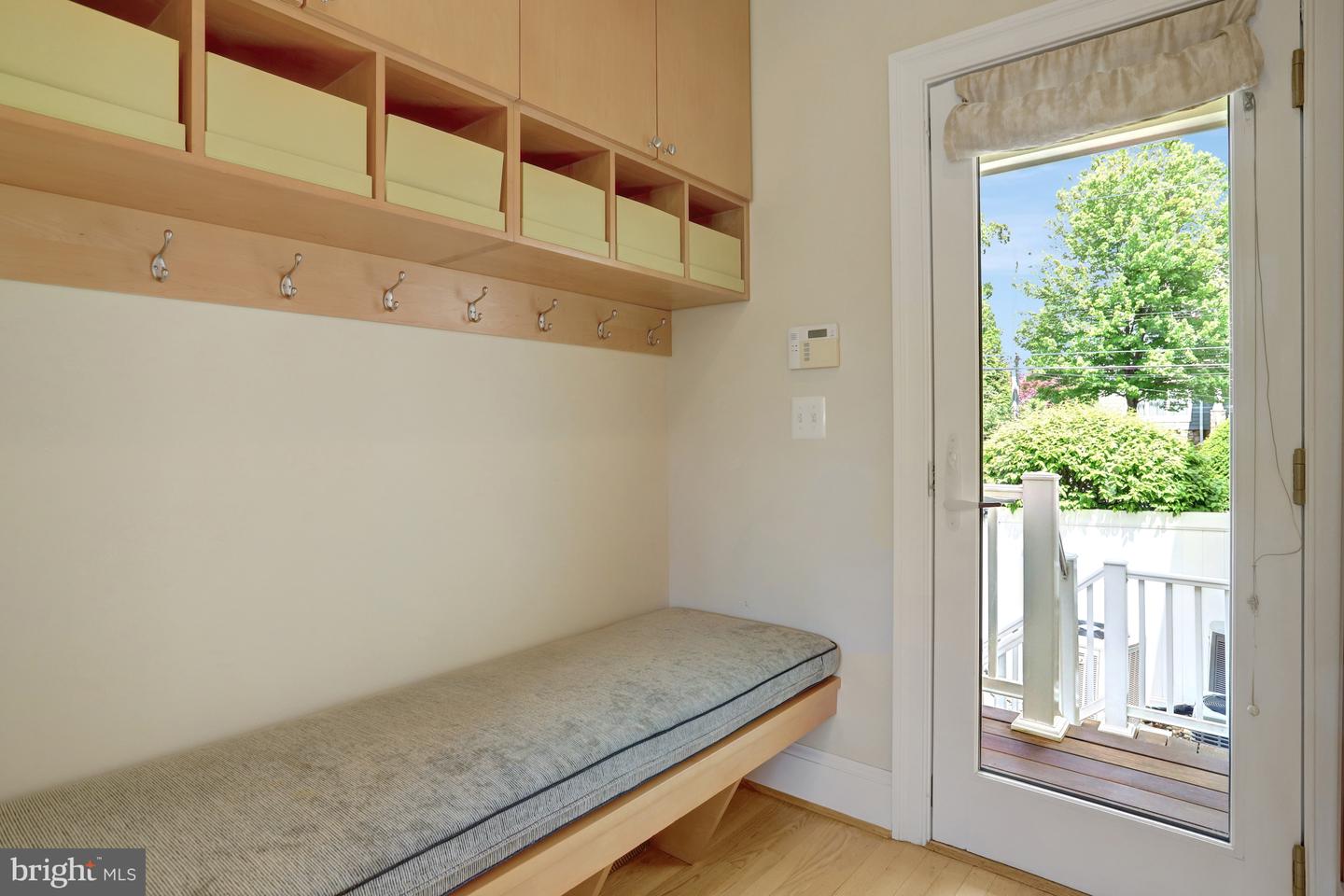 3002 2ND ST N, ARLINGTON, Virginia 22201, 4 Bedrooms Bedrooms, ,5 BathroomsBathrooms,Residential,For sale,3002 2ND ST N,VAAR2056712 MLS # VAAR2056712