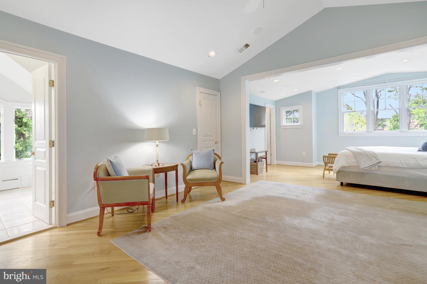 3002 2ND ST N, ARLINGTON, Virginia 22201, 4 Bedrooms Bedrooms, ,5 BathroomsBathrooms,Residential,For sale,3002 2ND ST N,VAAR2056712 MLS # VAAR2056712