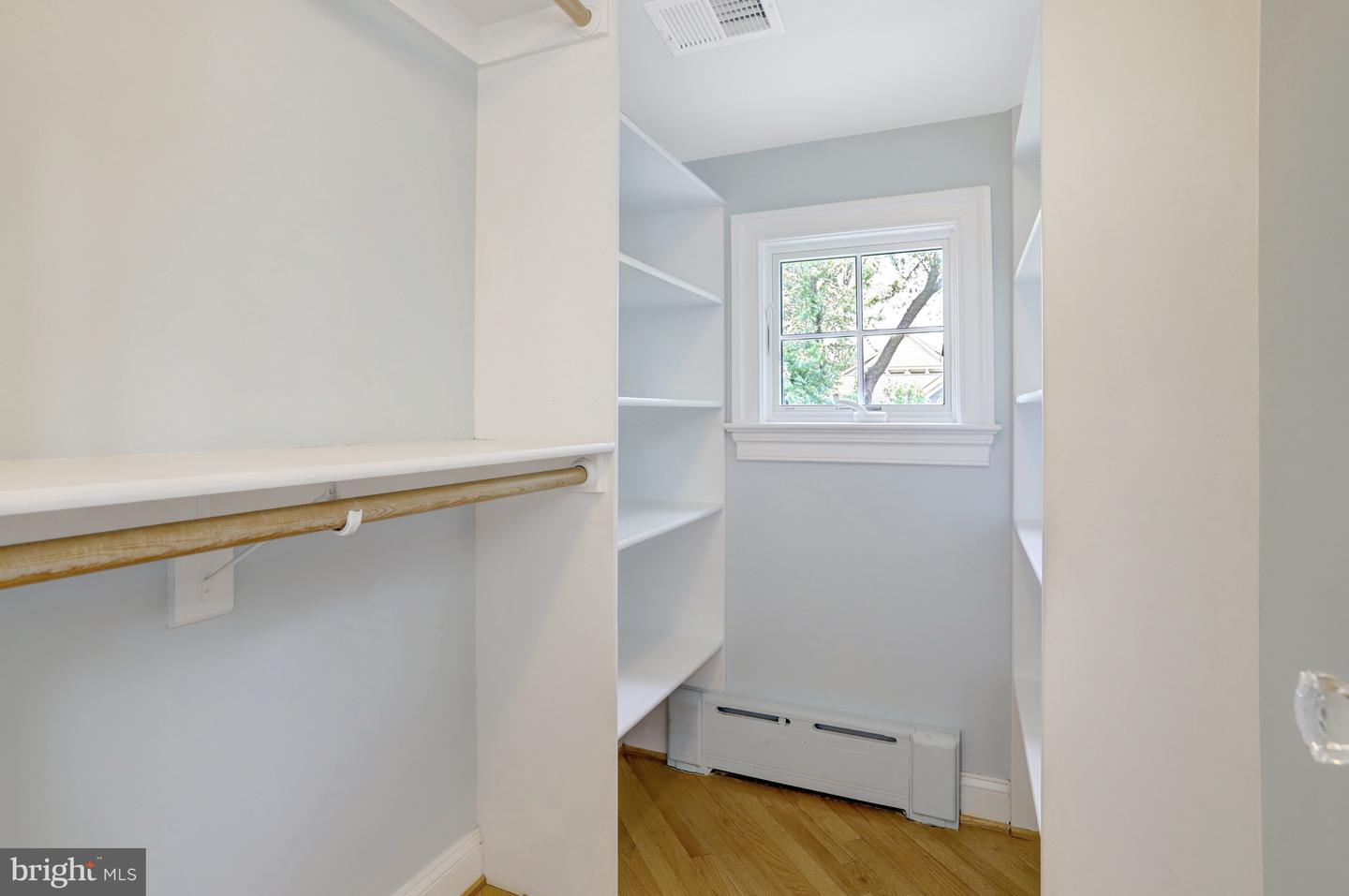 3002 2ND ST N, ARLINGTON, Virginia 22201, 4 Bedrooms Bedrooms, ,5 BathroomsBathrooms,Residential,For sale,3002 2ND ST N,VAAR2056712 MLS # VAAR2056712