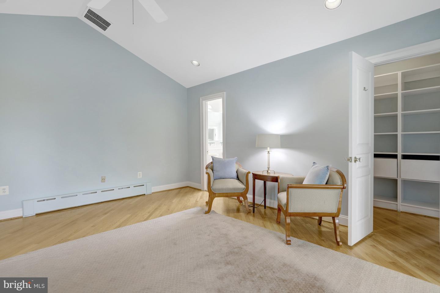 3002 2ND ST N, ARLINGTON, Virginia 22201, 4 Bedrooms Bedrooms, ,5 BathroomsBathrooms,Residential,For sale,3002 2ND ST N,VAAR2056712 MLS # VAAR2056712