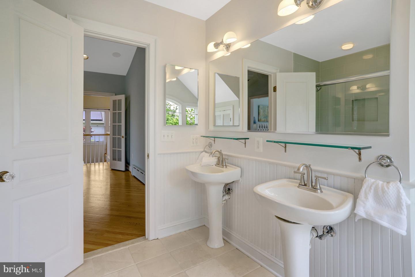 3002 2ND ST N, ARLINGTON, Virginia 22201, 4 Bedrooms Bedrooms, ,5 BathroomsBathrooms,Residential,For sale,3002 2ND ST N,VAAR2056712 MLS # VAAR2056712
