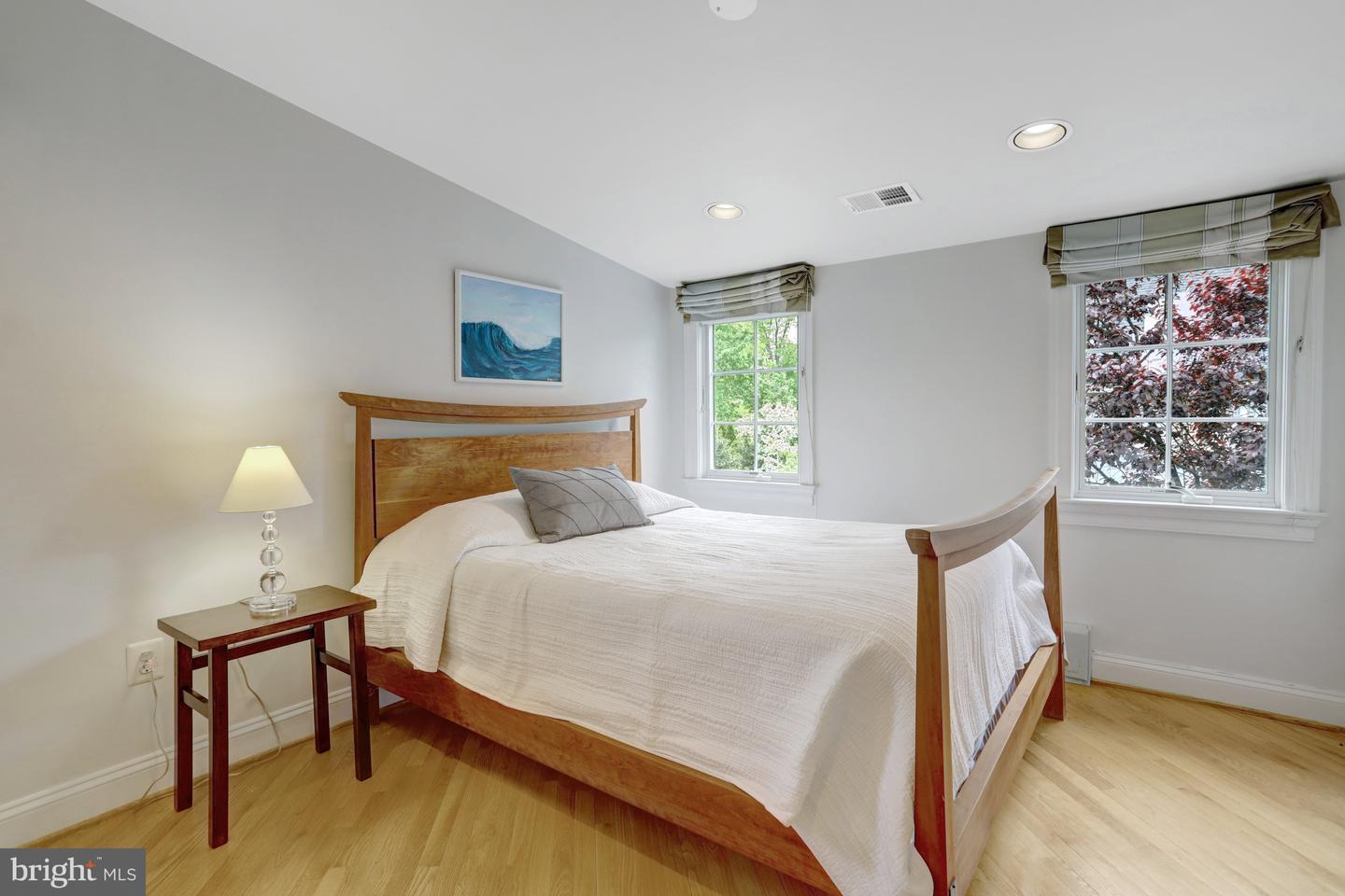 3002 2ND ST N, ARLINGTON, Virginia 22201, 4 Bedrooms Bedrooms, ,5 BathroomsBathrooms,Residential,For sale,3002 2ND ST N,VAAR2056712 MLS # VAAR2056712