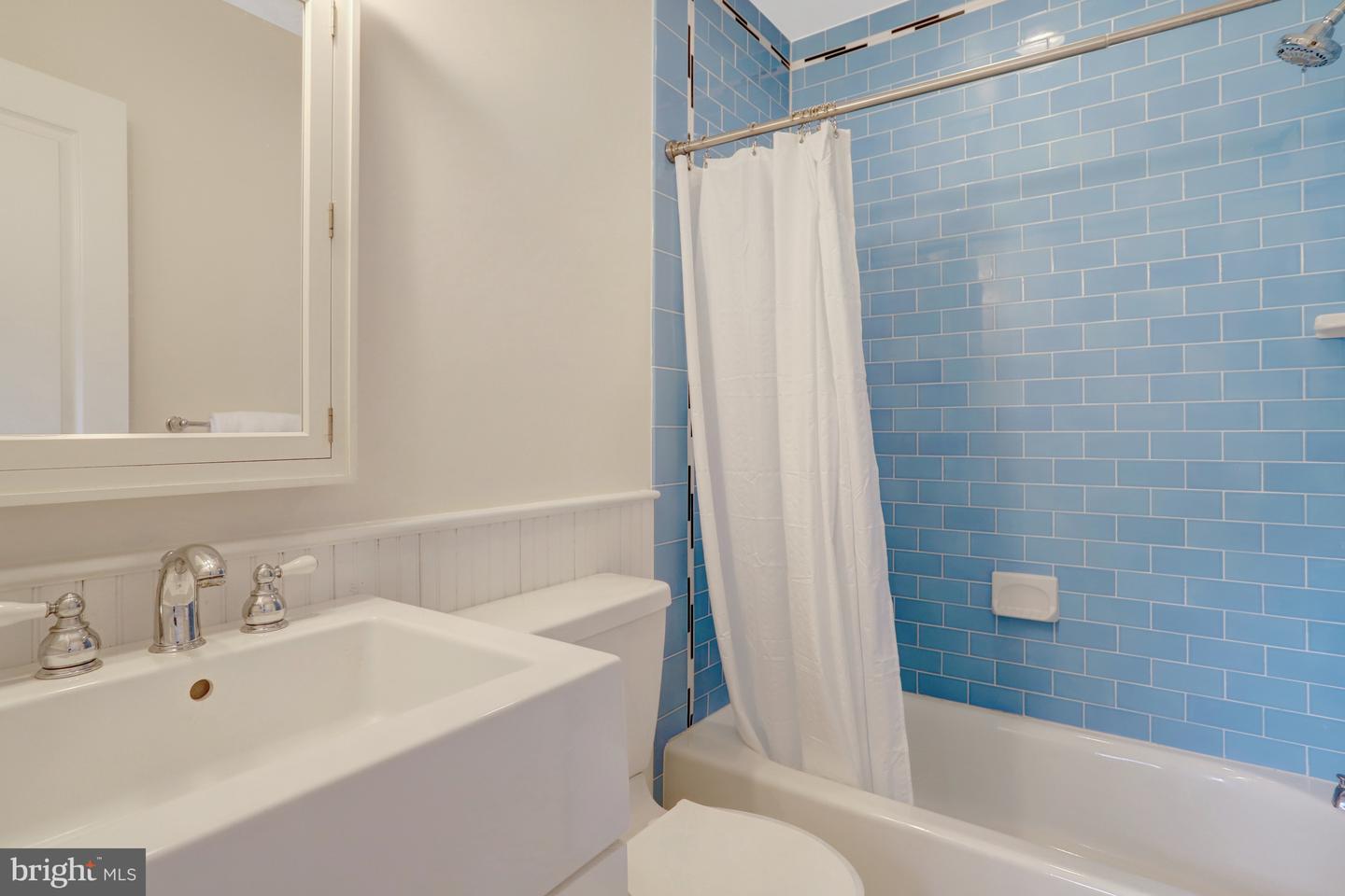 3002 2ND ST N, ARLINGTON, Virginia 22201, 4 Bedrooms Bedrooms, ,5 BathroomsBathrooms,Residential,For sale,3002 2ND ST N,VAAR2056712 MLS # VAAR2056712