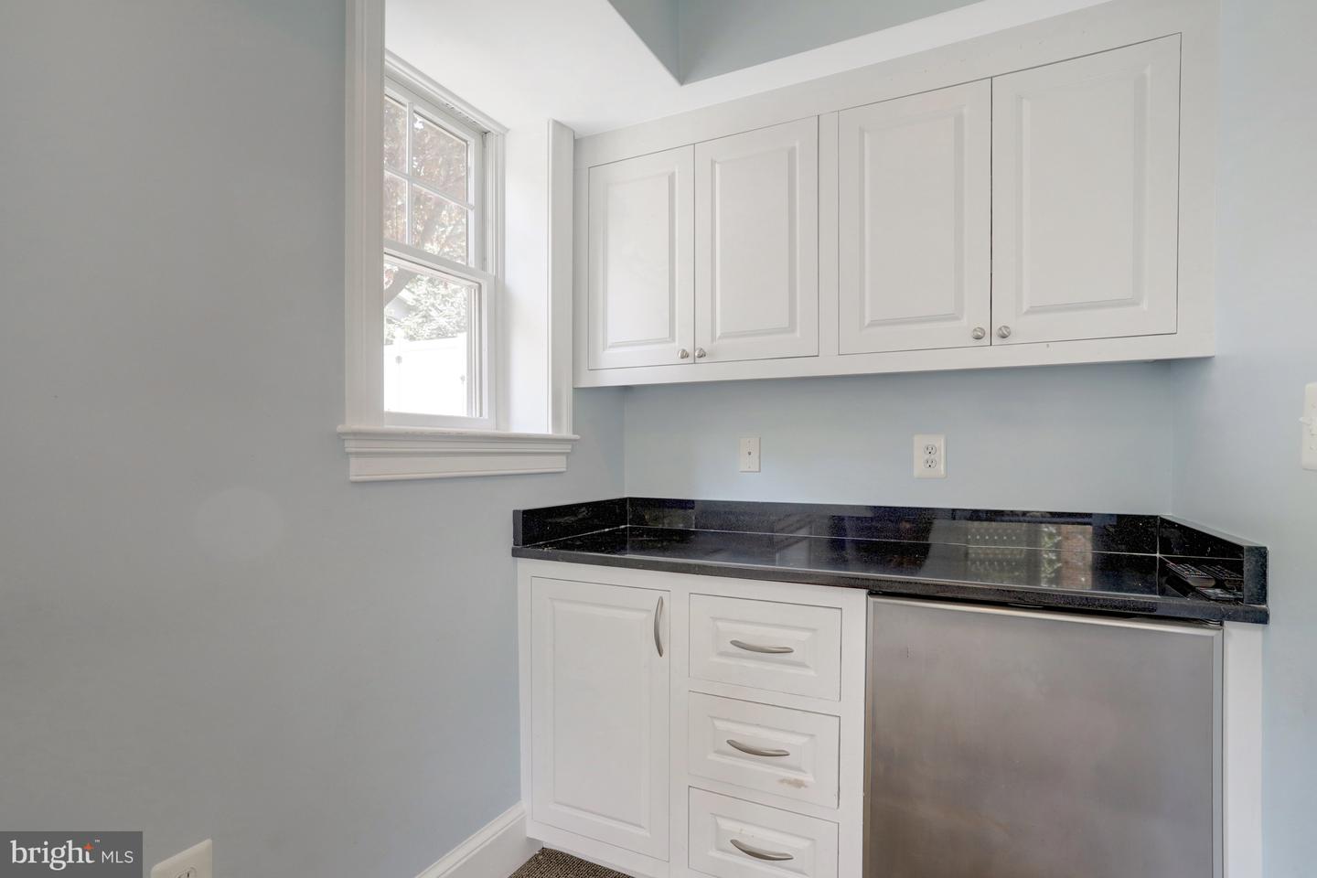 3002 2ND ST N, ARLINGTON, Virginia 22201, 4 Bedrooms Bedrooms, ,5 BathroomsBathrooms,Residential,For sale,3002 2ND ST N,VAAR2056712 MLS # VAAR2056712