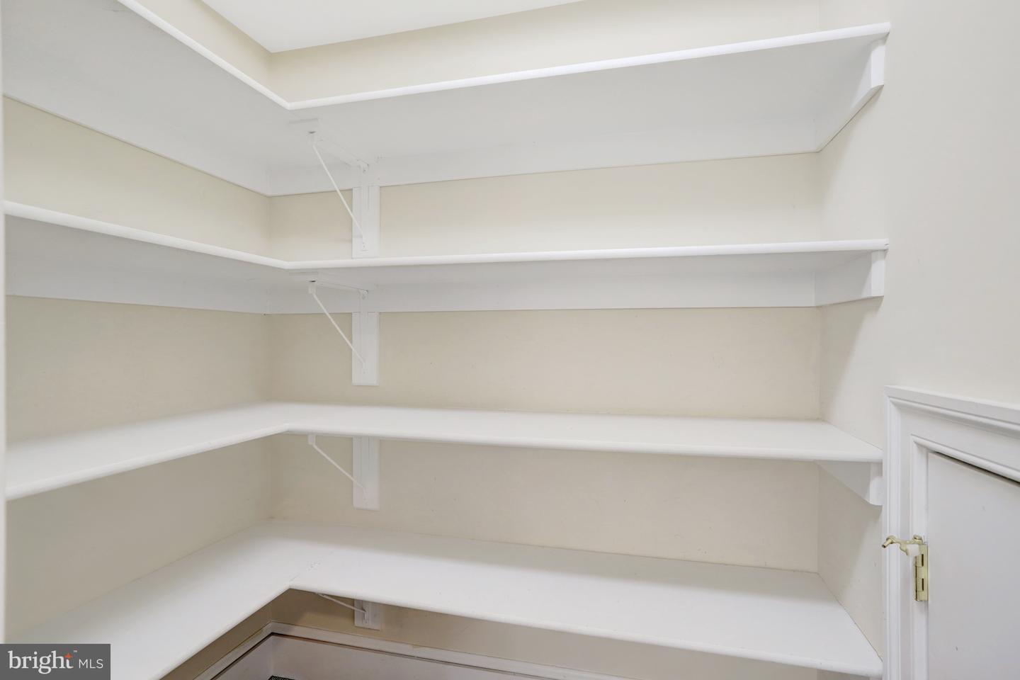 3002 2ND ST N, ARLINGTON, Virginia 22201, 4 Bedrooms Bedrooms, ,5 BathroomsBathrooms,Residential,For sale,3002 2ND ST N,VAAR2056712 MLS # VAAR2056712