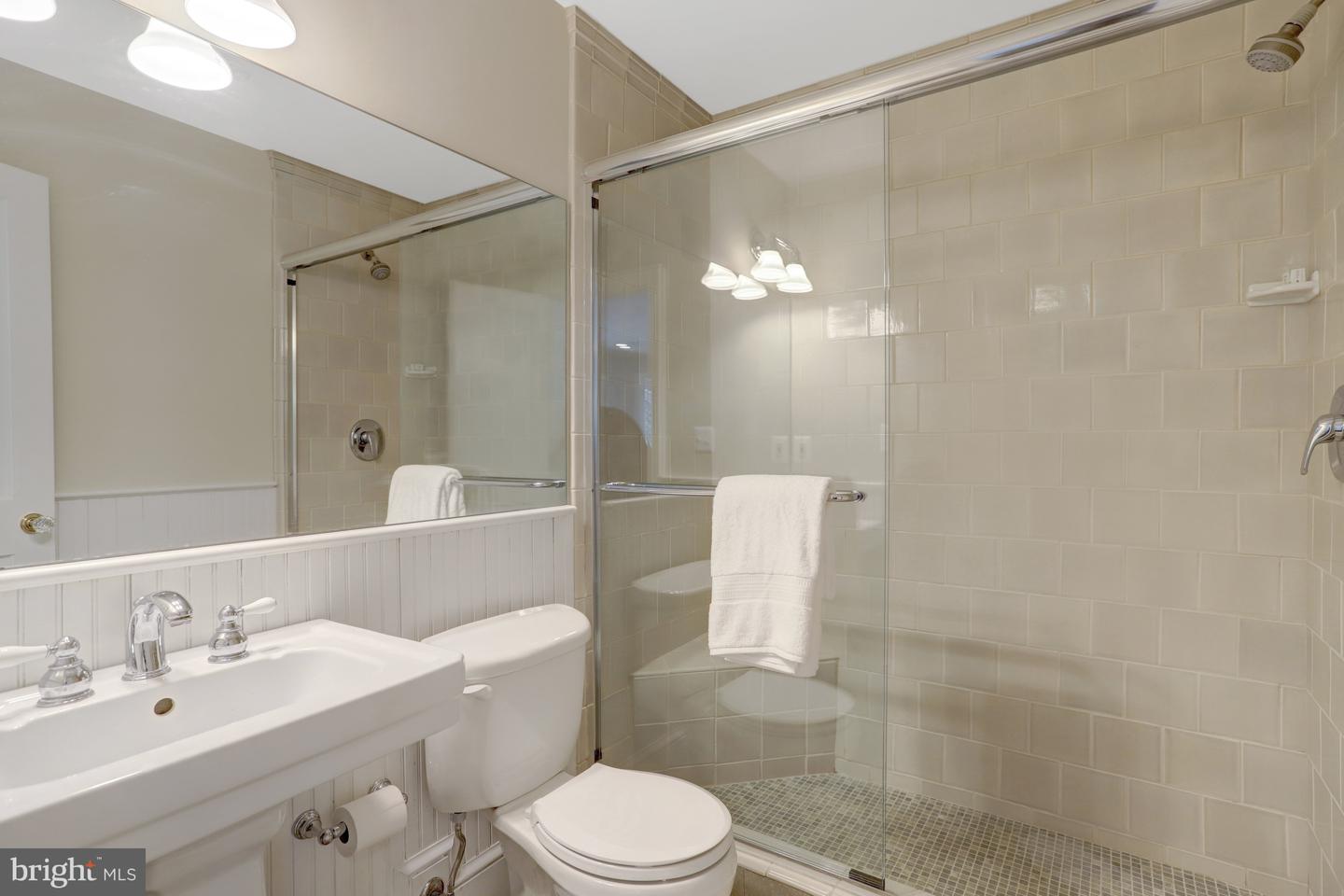 3002 2ND ST N, ARLINGTON, Virginia 22201, 4 Bedrooms Bedrooms, ,5 BathroomsBathrooms,Residential,For sale,3002 2ND ST N,VAAR2056712 MLS # VAAR2056712