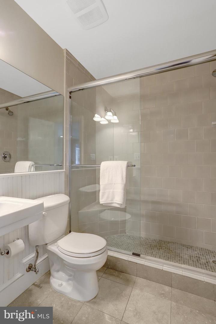 3002 2ND ST N, ARLINGTON, Virginia 22201, 4 Bedrooms Bedrooms, ,5 BathroomsBathrooms,Residential,For sale,3002 2ND ST N,VAAR2056712 MLS # VAAR2056712