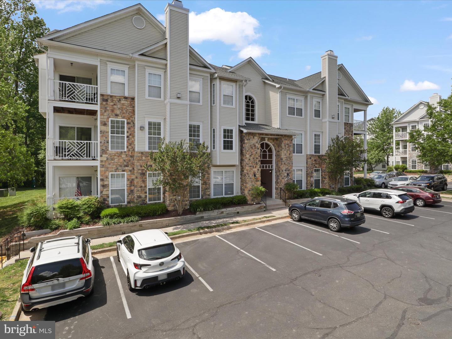 5982 FOUNDERS HILL CT #201, ALEXANDRIA, Virginia 22310, 2 Bedrooms Bedrooms, ,2 BathroomsBathrooms,Residential,For sale,5982 FOUNDERS HILL CT #201,VAFX2237404 MLS # VAFX2237404
