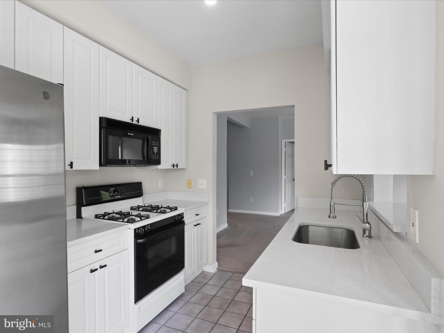 5982 FOUNDERS HILL CT #201, ALEXANDRIA, Virginia 22310, 2 Bedrooms Bedrooms, ,2 BathroomsBathrooms,Residential,For sale,5982 FOUNDERS HILL CT #201,VAFX2237404 MLS # VAFX2237404