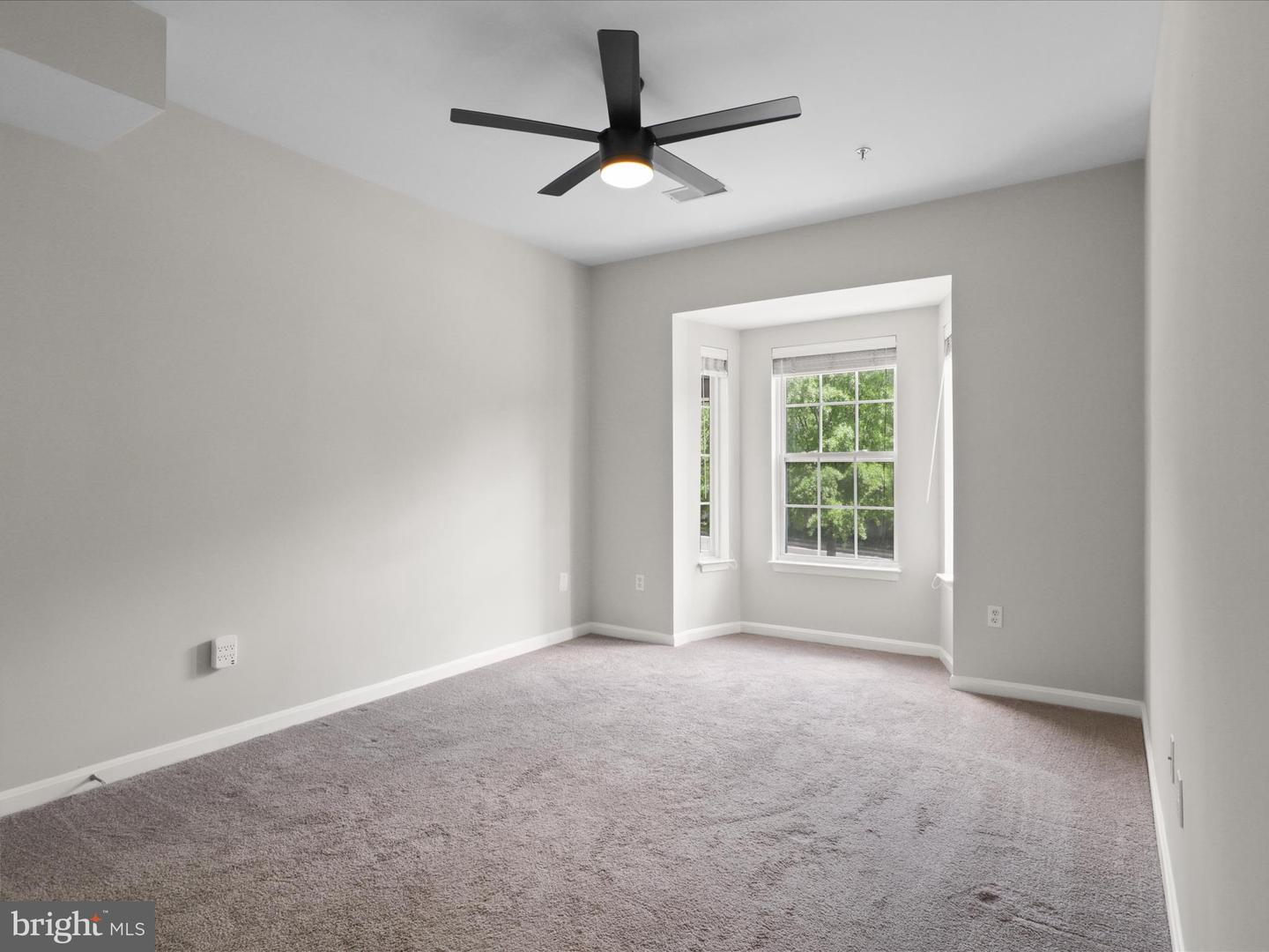 5982 FOUNDERS HILL CT #201, ALEXANDRIA, Virginia 22310, 2 Bedrooms Bedrooms, ,2 BathroomsBathrooms,Residential,For sale,5982 FOUNDERS HILL CT #201,VAFX2237404 MLS # VAFX2237404