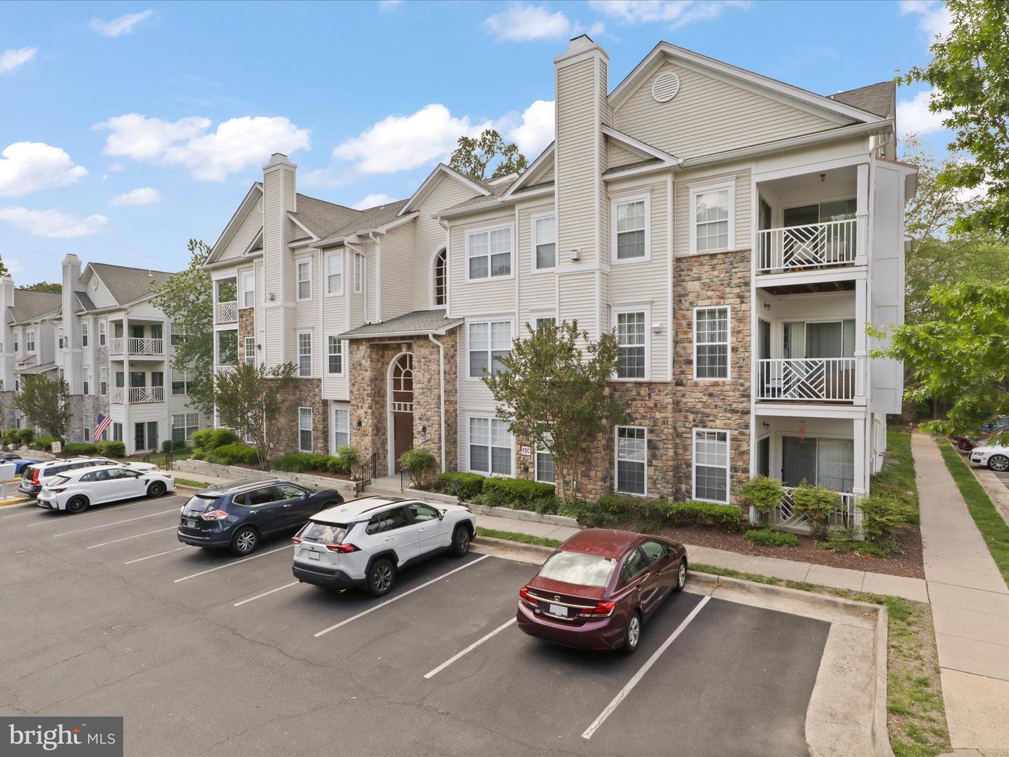 5982 FOUNDERS HILL CT #201, ALEXANDRIA, Virginia 22310, 2 Bedrooms Bedrooms, ,2 BathroomsBathrooms,Residential,For sale,5982 FOUNDERS HILL CT #201,VAFX2237404 MLS # VAFX2237404