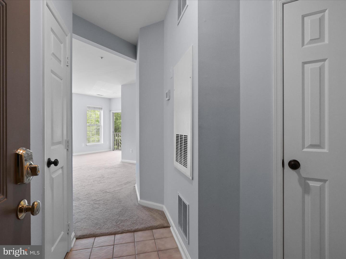 5982 FOUNDERS HILL CT #201, ALEXANDRIA, Virginia 22310, 2 Bedrooms Bedrooms, ,2 BathroomsBathrooms,Residential,For sale,5982 FOUNDERS HILL CT #201,VAFX2237404 MLS # VAFX2237404