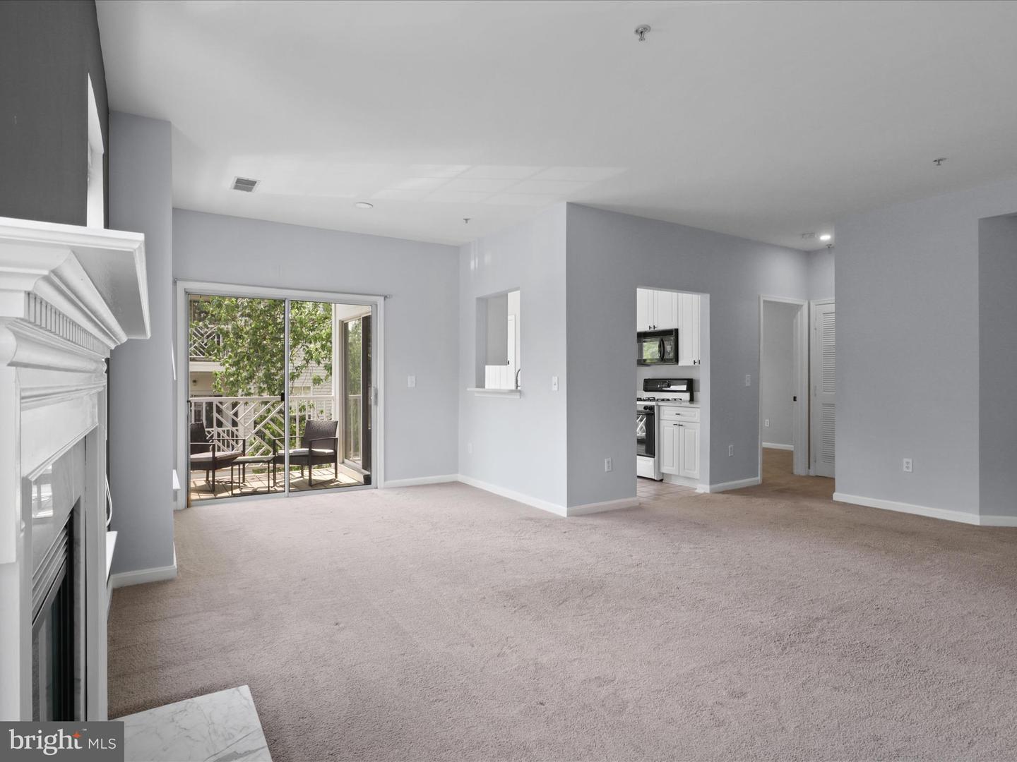 5982 FOUNDERS HILL CT #201, ALEXANDRIA, Virginia 22310, 2 Bedrooms Bedrooms, ,2 BathroomsBathrooms,Residential,For sale,5982 FOUNDERS HILL CT #201,VAFX2237404 MLS # VAFX2237404