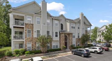 5982 FOUNDERS HILL CT #201, ALEXANDRIA, Virginia 22310, 2 Bedrooms Bedrooms, ,2 BathroomsBathrooms,Residential,For sale,5982 FOUNDERS HILL CT #201,VAFX2237404 MLS # VAFX2237404