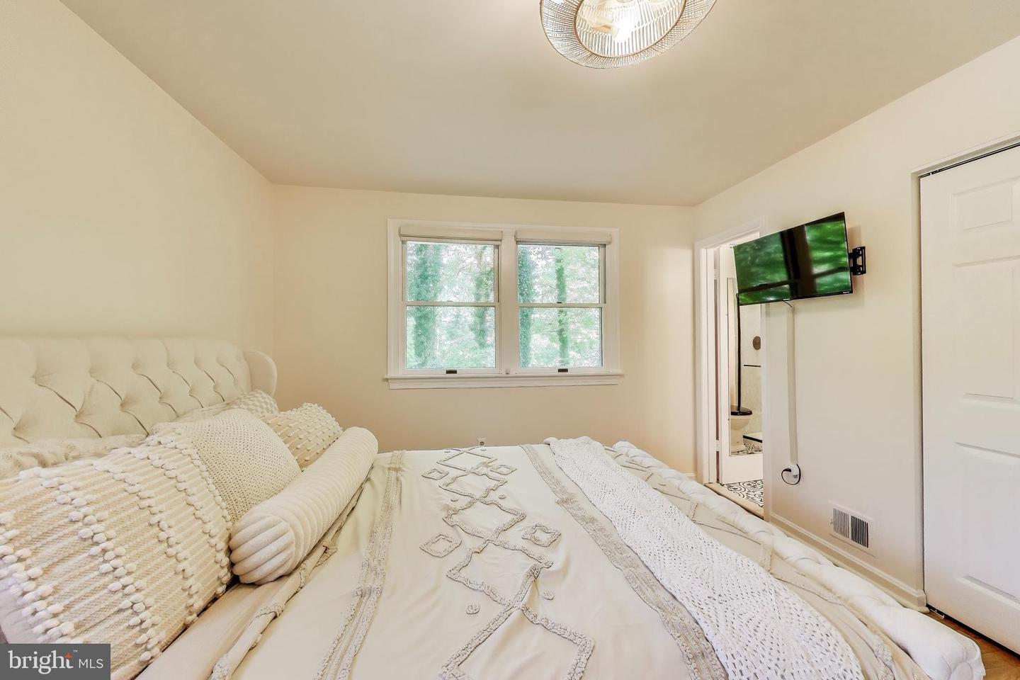 8513 PARLIAMENT DR, SPRINGFIELD, Virginia 22151, 4 Bedrooms Bedrooms, ,2 BathroomsBathrooms,Residential,For sale,8513 PARLIAMENT DR,VAFX2237480 MLS # VAFX2237480