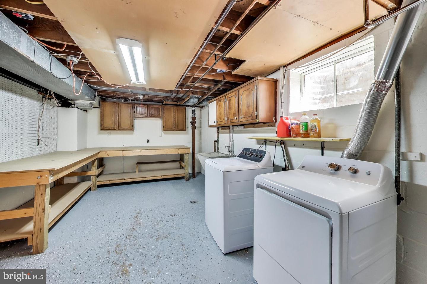 8513 PARLIAMENT DR, SPRINGFIELD, Virginia 22151, 4 Bedrooms Bedrooms, ,2 BathroomsBathrooms,Residential,For sale,8513 PARLIAMENT DR,VAFX2237480 MLS # VAFX2237480