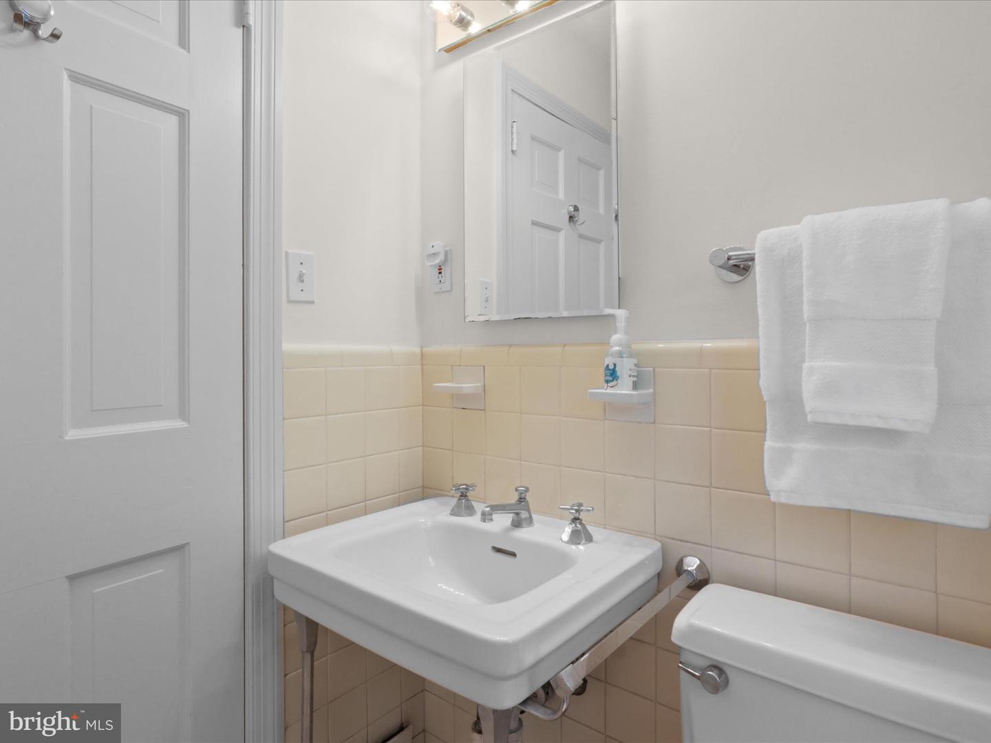 4725 ROCK SPRING RD, ARLINGTON, Virginia 22207, 5 Bedrooms Bedrooms, ,3 BathroomsBathrooms,Residential,For sale,4725 ROCK SPRING RD,VAAR2056744 MLS # VAAR2056744