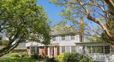 4725 ROCK SPRING RD, ARLINGTON, Virginia 22207, 5 Bedrooms Bedrooms, ,3 BathroomsBathrooms,Residential,For sale,4725 ROCK SPRING RD,VAAR2056744 MLS # VAAR2056744