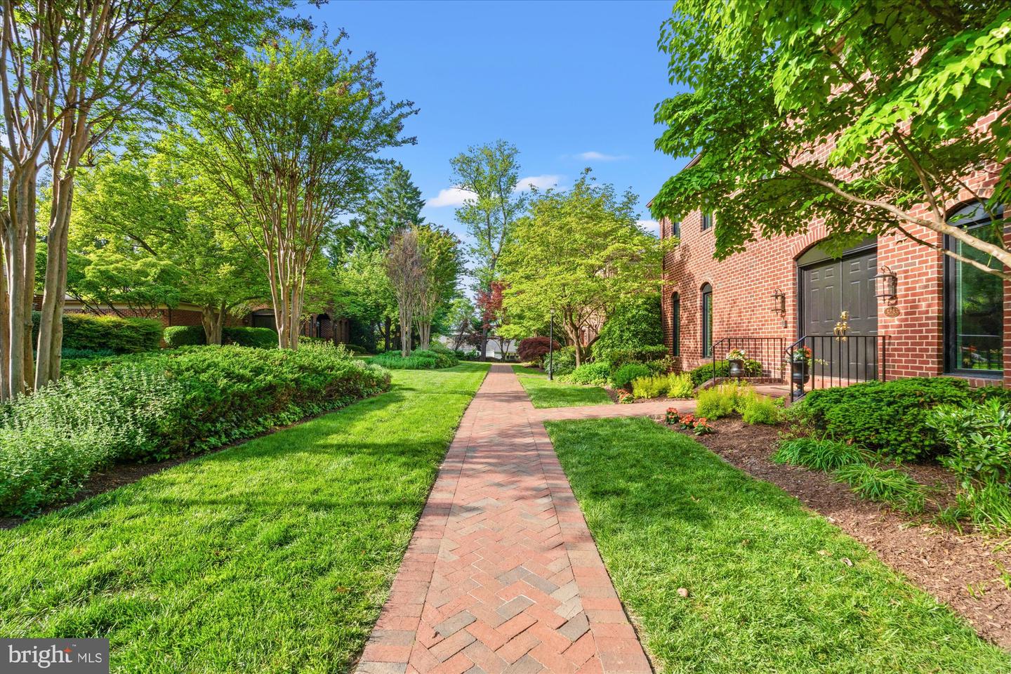 3233 ELLICOTT ST NW, WASHINGTON, District Of Columbia 20008, 5 Bedrooms Bedrooms, ,2 BathroomsBathrooms,Residential,For sale,3233 ELLICOTT ST NW,DCDC2198080 MLS # DCDC2198080