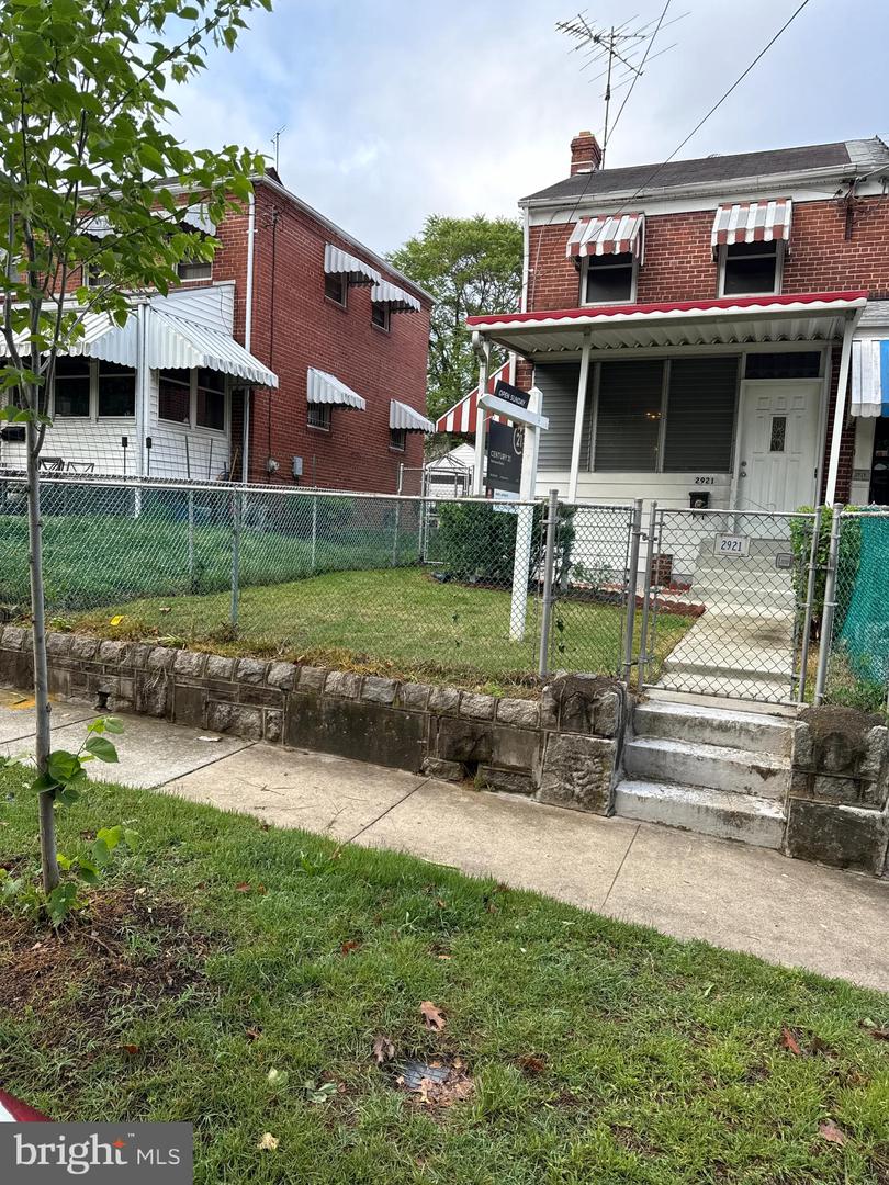 2921 M ST SE, WASHINGTON, District Of Columbia 20019, 2 Bedrooms Bedrooms, ,1 BathroomBathrooms,Residential,For sale,2921 M ST SE,DCDC2198356 MLS # DCDC2198356