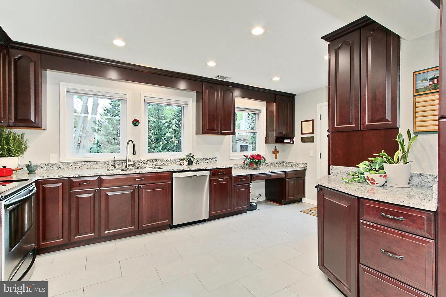8345 ORANGE CT, ALEXANDRIA, Virginia 22309, 4 Bedrooms Bedrooms, ,2 BathroomsBathrooms,Residential,For sale,8345 ORANGE CT,VAFX2237614 MLS # VAFX2237614