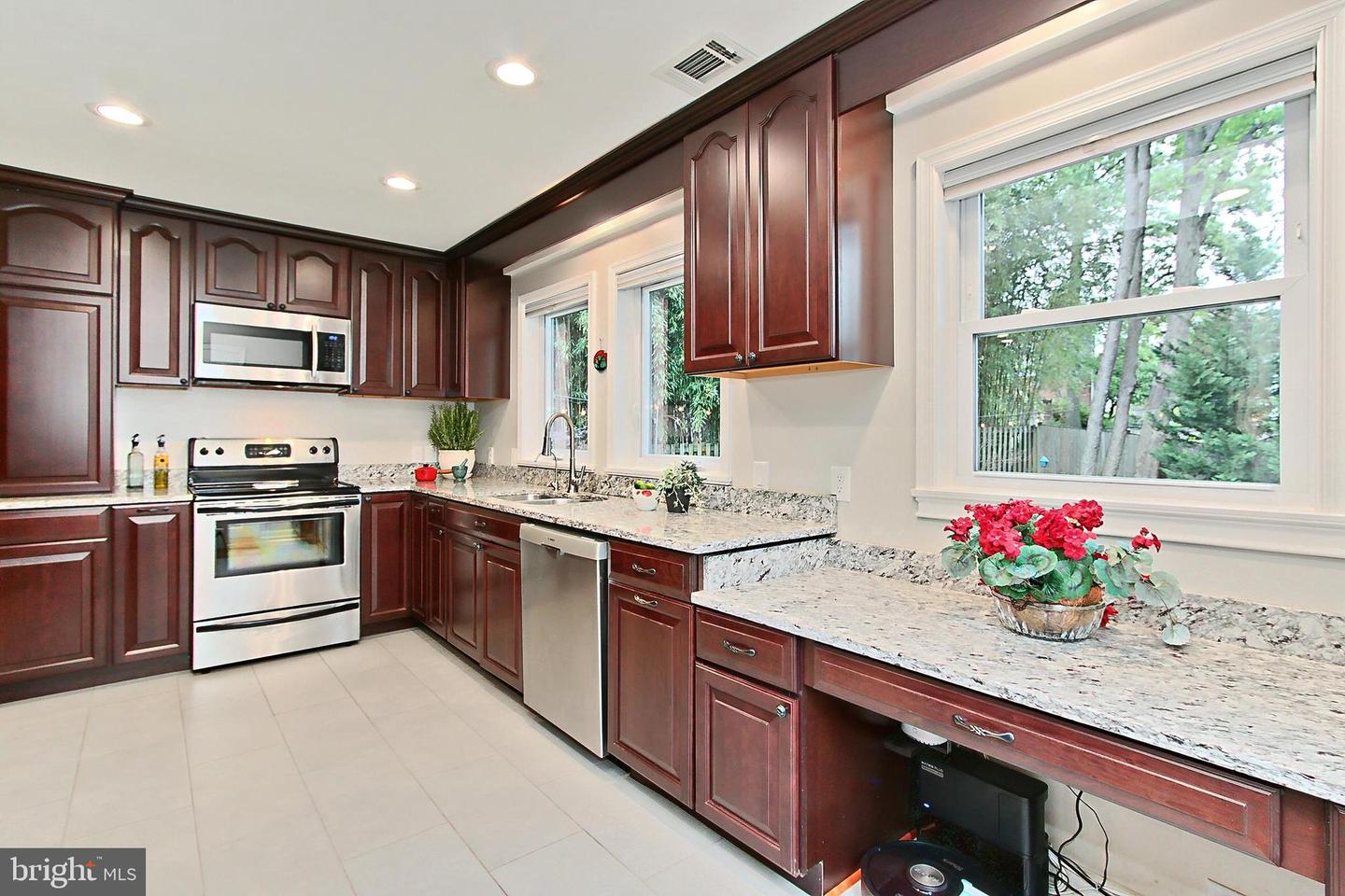 8345 ORANGE CT, ALEXANDRIA, Virginia 22309, 4 Bedrooms Bedrooms, ,2 BathroomsBathrooms,Residential,For sale,8345 ORANGE CT,VAFX2237614 MLS # VAFX2237614