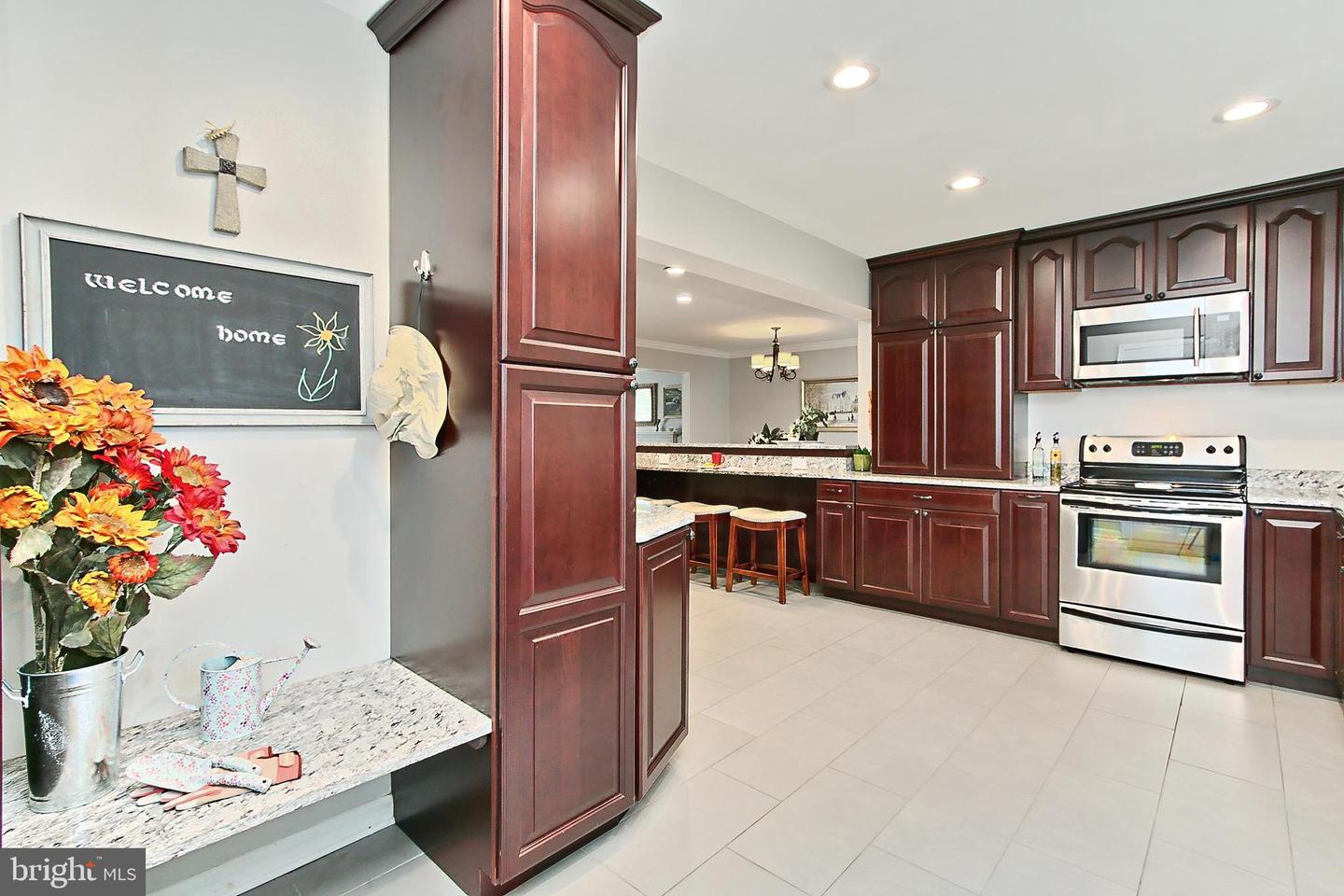 8345 ORANGE CT, ALEXANDRIA, Virginia 22309, 4 Bedrooms Bedrooms, ,2 BathroomsBathrooms,Residential,For sale,8345 ORANGE CT,VAFX2237614 MLS # VAFX2237614