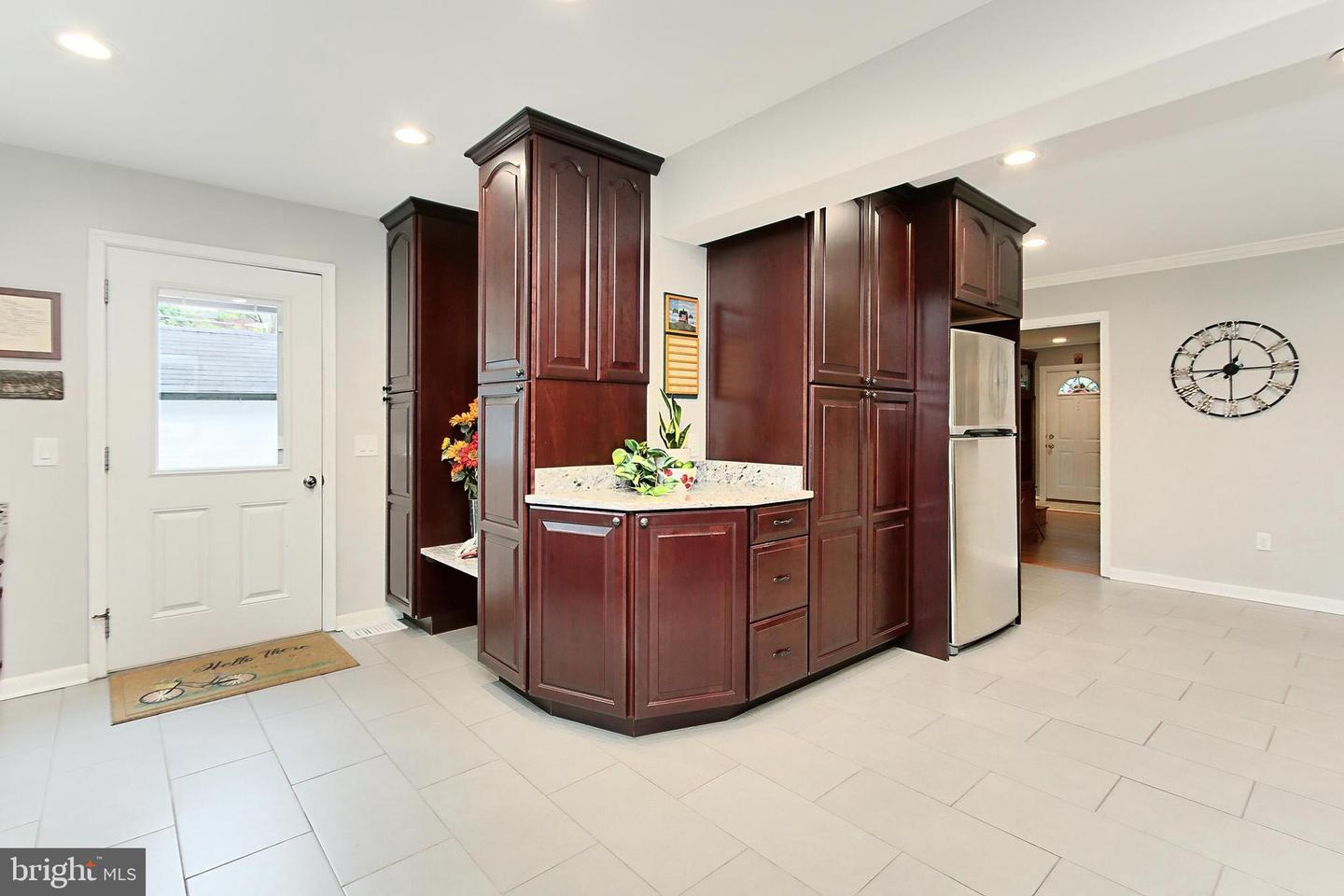 8345 ORANGE CT, ALEXANDRIA, Virginia 22309, 4 Bedrooms Bedrooms, ,2 BathroomsBathrooms,Residential,For sale,8345 ORANGE CT,VAFX2237614 MLS # VAFX2237614