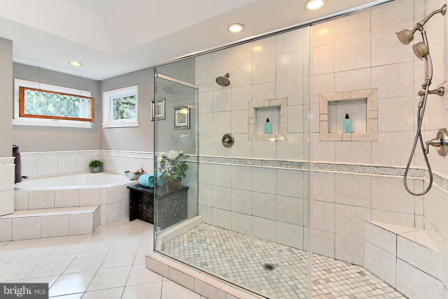 8345 ORANGE CT, ALEXANDRIA, Virginia 22309, 4 Bedrooms Bedrooms, ,2 BathroomsBathrooms,Residential,For sale,8345 ORANGE CT,VAFX2237614 MLS # VAFX2237614