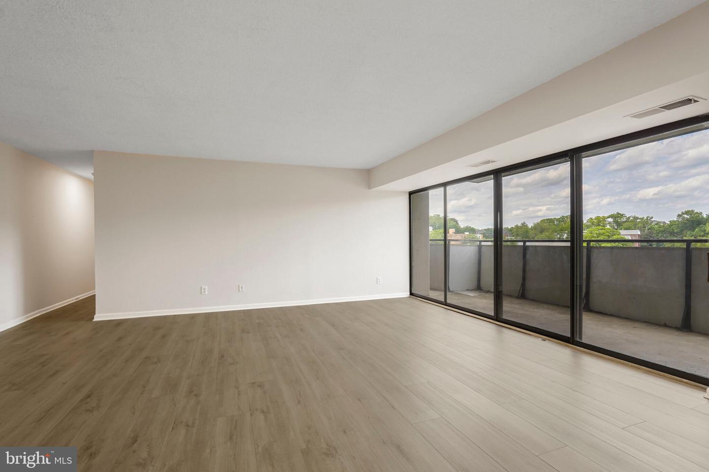 5300 COLUMBIA PIKE #807, ARLINGTON, Virginia 22204, 2 Bedrooms Bedrooms, ,2 BathroomsBathrooms,Residential,For sale,5300 COLUMBIA PIKE #807,VAAR2056796 MLS # VAAR2056796