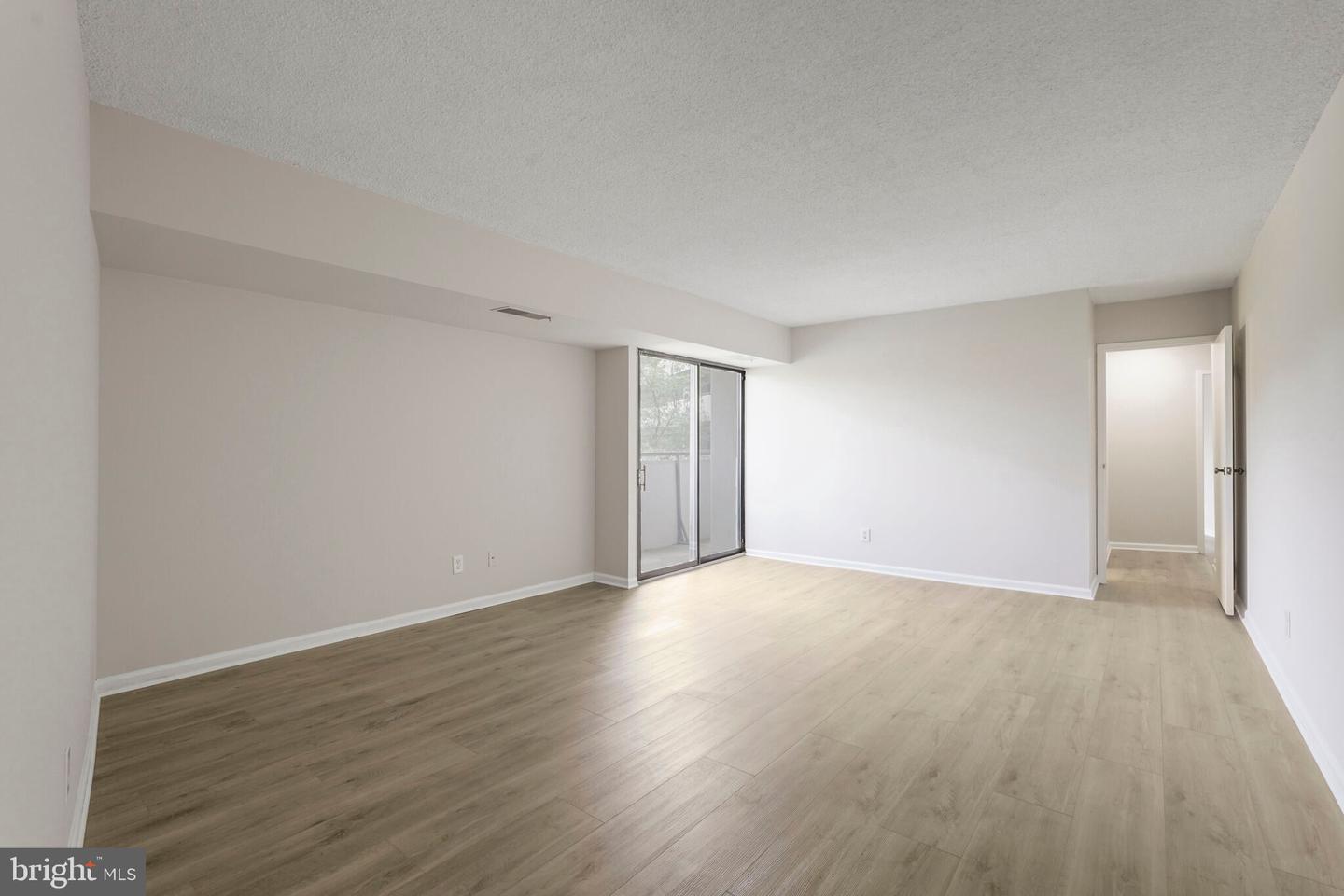 5300 COLUMBIA PIKE #807, ARLINGTON, Virginia 22204, 2 Bedrooms Bedrooms, ,2 BathroomsBathrooms,Residential,For sale,5300 COLUMBIA PIKE #807,VAAR2056796 MLS # VAAR2056796