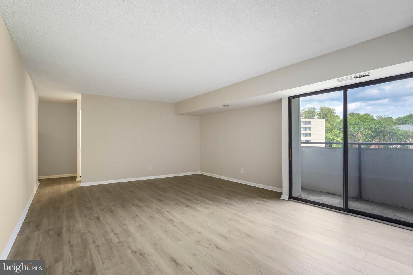 5300 COLUMBIA PIKE #807, ARLINGTON, Virginia 22204, 2 Bedrooms Bedrooms, ,2 BathroomsBathrooms,Residential,For sale,5300 COLUMBIA PIKE #807,VAAR2056796 MLS # VAAR2056796