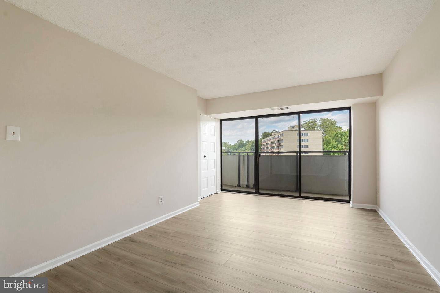 5300 COLUMBIA PIKE #807, ARLINGTON, Virginia 22204, 2 Bedrooms Bedrooms, ,2 BathroomsBathrooms,Residential,For sale,5300 COLUMBIA PIKE #807,VAAR2056796 MLS # VAAR2056796