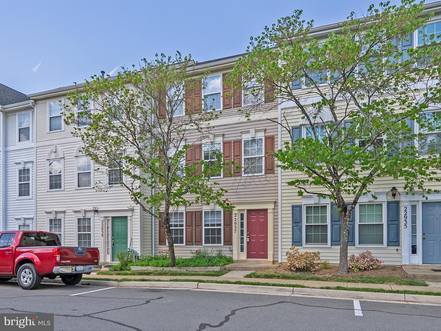 22937 WHITEHALL TER, STERLING, Virginia 20166, 4 Bedrooms Bedrooms, ,3 BathroomsBathrooms,Residential,For sale,22937 WHITEHALL TER,VALO2095172 MLS # VALO2095172