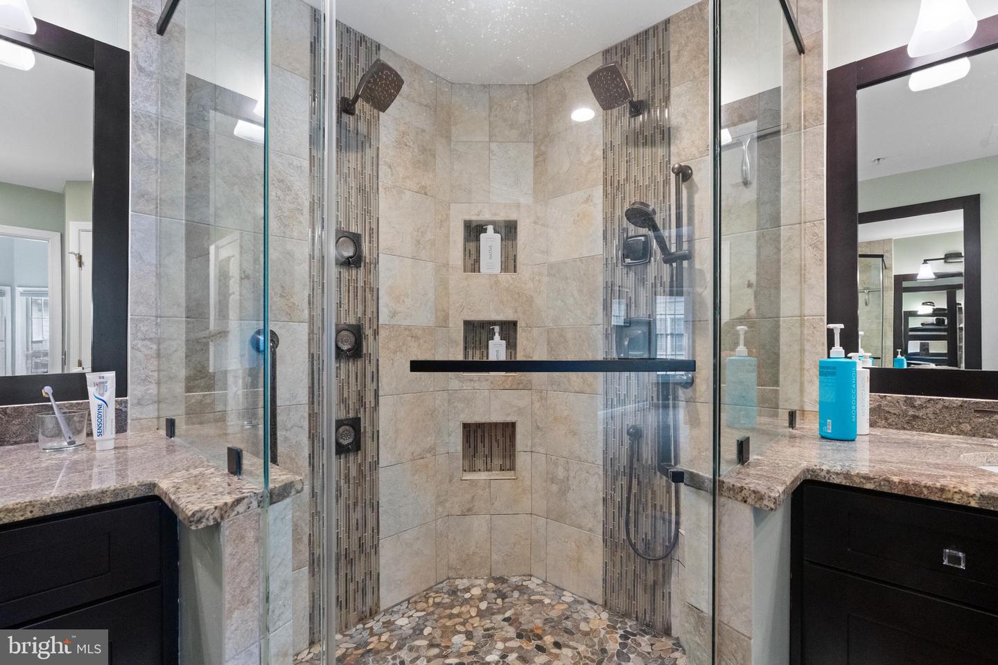 8878 ASHGROVE HOUSE LN, VIENNA, Virginia 22182, 3 Bedrooms Bedrooms, ,3 BathroomsBathrooms,Residential,For sale,8878 ASHGROVE HOUSE LN,VAFX2237858 MLS # VAFX2237858