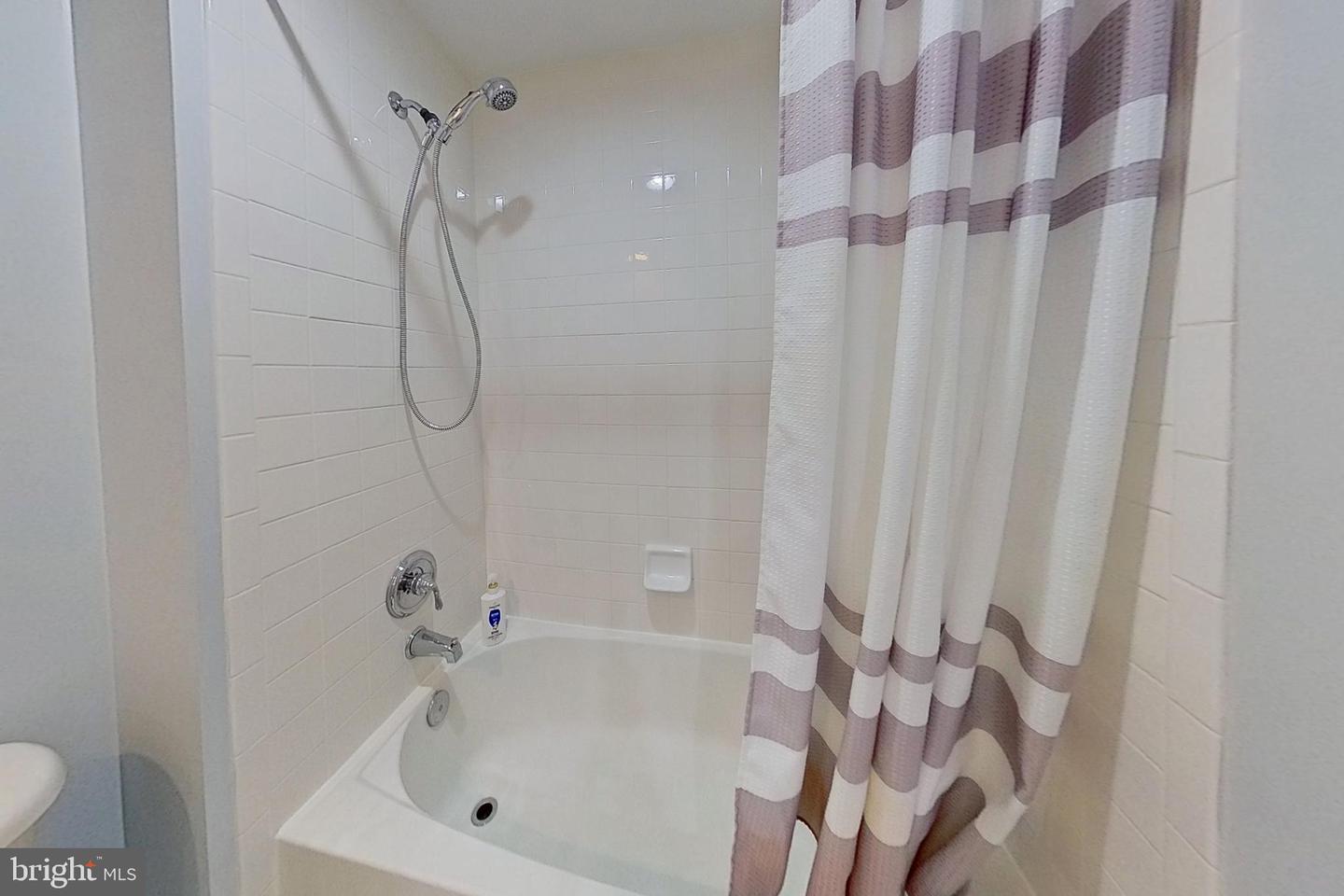 8878 ASHGROVE HOUSE LN, VIENNA, Virginia 22182, 3 Bedrooms Bedrooms, ,3 BathroomsBathrooms,Residential,For sale,8878 ASHGROVE HOUSE LN,VAFX2237858 MLS # VAFX2237858