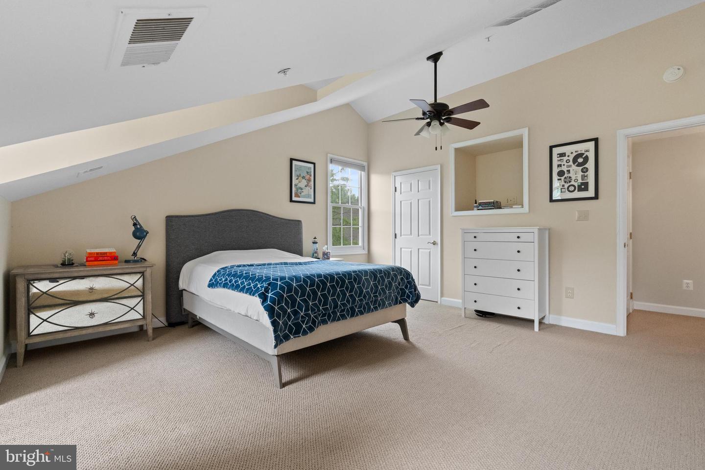 8878 ASHGROVE HOUSE LN, VIENNA, Virginia 22182, 3 Bedrooms Bedrooms, ,3 BathroomsBathrooms,Residential,For sale,8878 ASHGROVE HOUSE LN,VAFX2237858 MLS # VAFX2237858