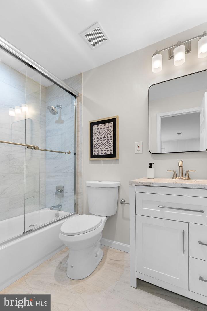 9309 ROBNEL PL, VIENNA, Virginia 22182, 5 Bedrooms Bedrooms, ,3 BathroomsBathrooms,Residential,For sale,9309 ROBNEL PL,VAFX2237792 MLS # VAFX2237792