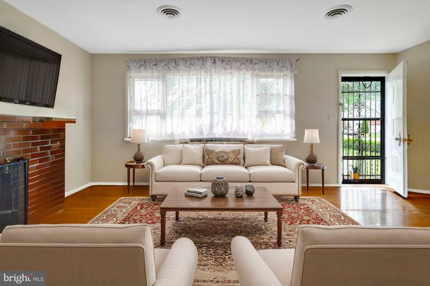 4704 BARNUM LN, ALEXANDRIA, Virginia 22312, 5 Bedrooms Bedrooms, ,3 BathroomsBathrooms,Residential,For sale,4704 BARNUM LN,VAFX2238006 MLS # VAFX2238006
