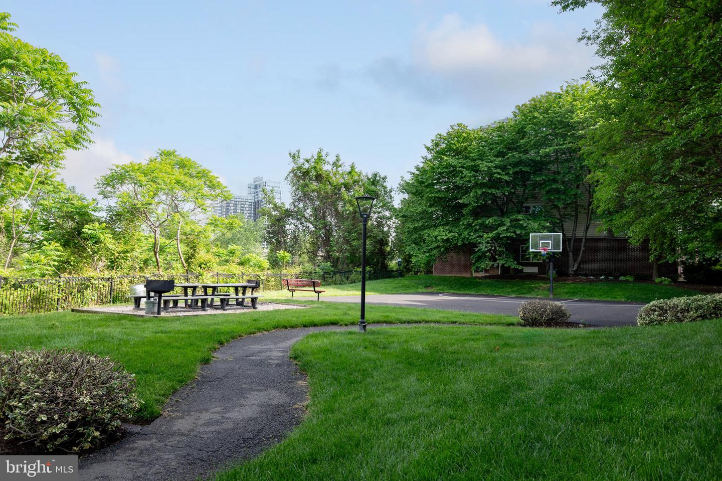 1530 SPRING GATE DR #9423, MCLEAN, Virginia 22102, 2 Bedrooms Bedrooms, ,2 BathroomsBathrooms,Residential,For sale,1530 SPRING GATE DR #9423,VAFX2238436 MLS # VAFX2238436