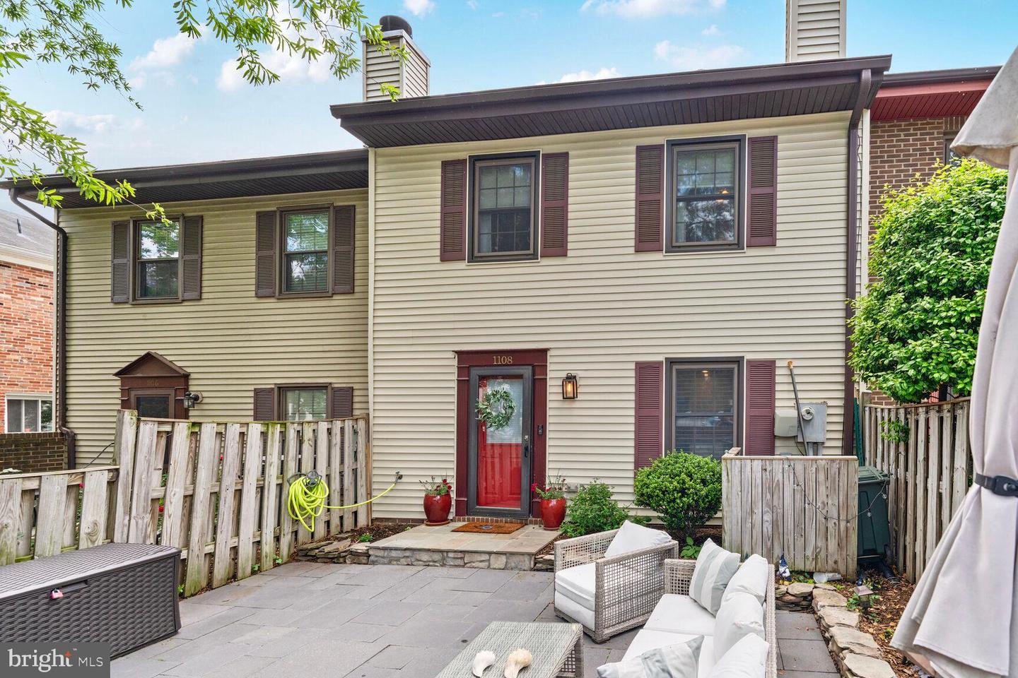 1108 N RANDOLPH ST, ARLINGTON, Virginia 22201, 2 Bedrooms Bedrooms, ,2 BathroomsBathrooms,Residential,For sale,1108 N RANDOLPH ST,VAAR2056928 MLS # VAAR2056928