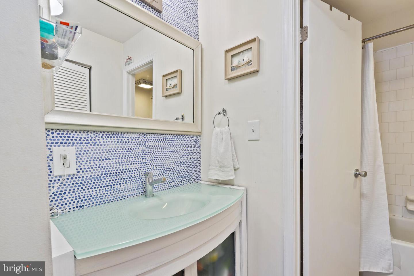 1108 N RANDOLPH ST, ARLINGTON, Virginia 22201, 2 Bedrooms Bedrooms, ,2 BathroomsBathrooms,Residential,For sale,1108 N RANDOLPH ST,VAAR2056928 MLS # VAAR2056928