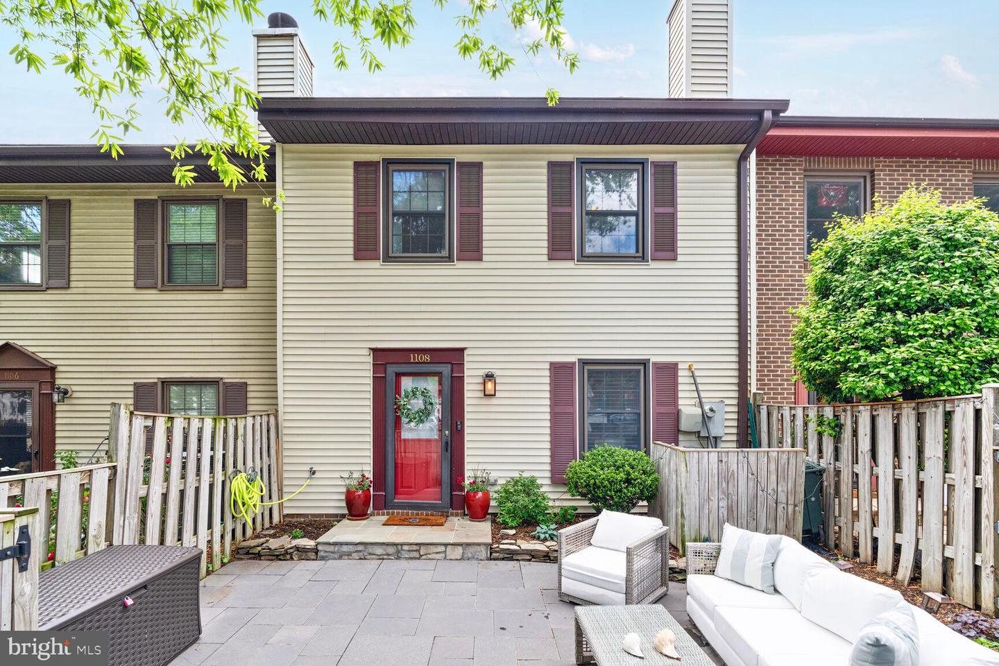1108 N RANDOLPH ST, ARLINGTON, Virginia 22201, 2 Bedrooms Bedrooms, ,2 BathroomsBathrooms,Residential,For sale,1108 N RANDOLPH ST,VAAR2056928 MLS # VAAR2056928