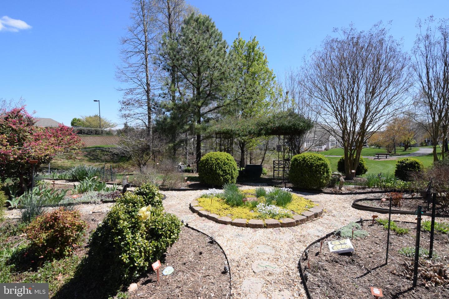 11 LUCKETTS DR, FREDERICKSBURG, Virginia 22406, 2 Bedrooms Bedrooms, ,2 BathroomsBathrooms,Residential,For sale,11 LUCKETTS DR,VAST2038516 MLS # VAST2038516