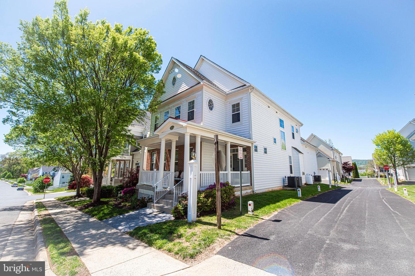 17601 MARBURY ST, ROUND HILL, Virginia 20141, 5 Bedrooms Bedrooms, ,4 BathroomsBathrooms,Residential,For sale,17601 MARBURY ST,VALO2095446 MLS # VALO2095446