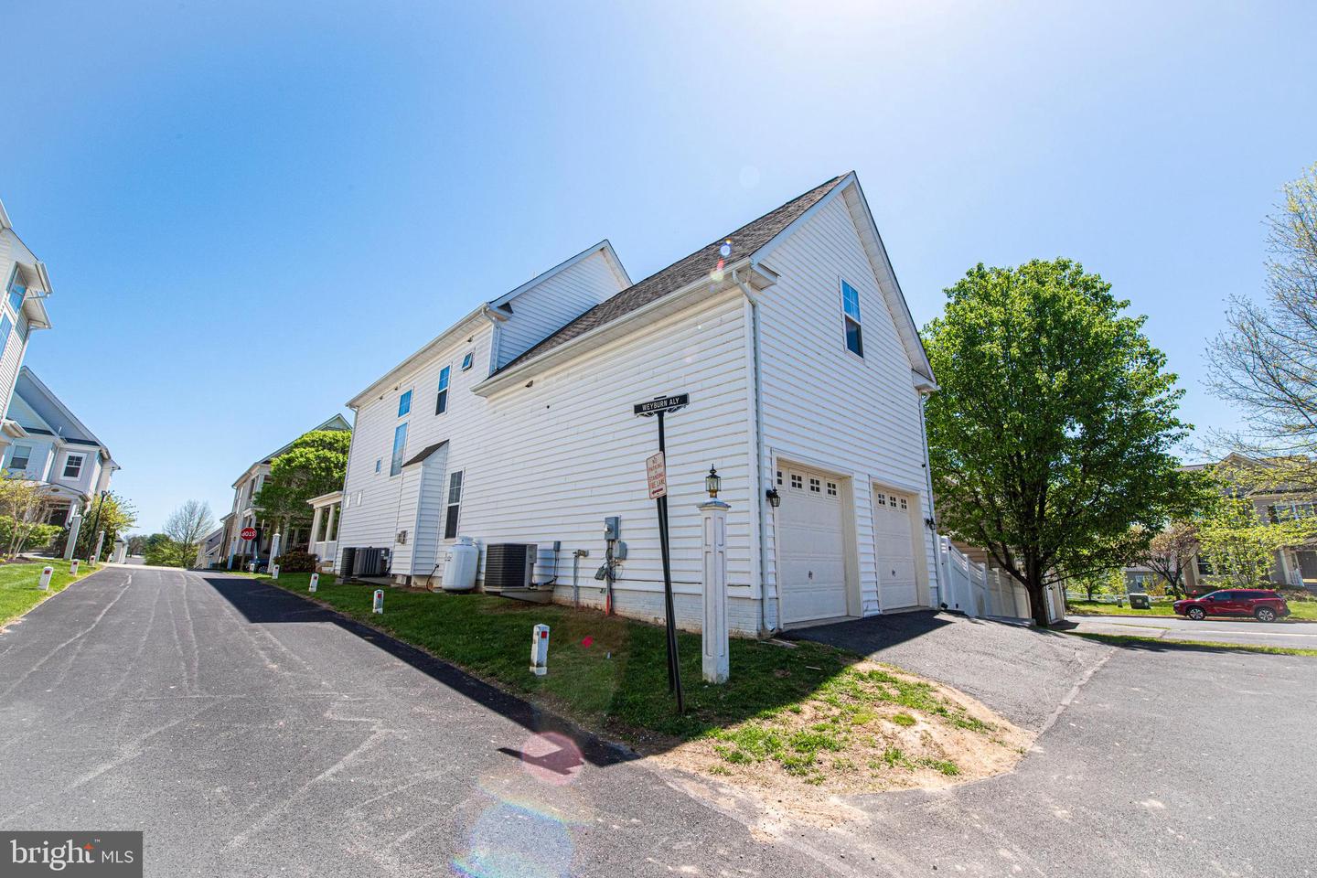 17601 MARBURY ST, ROUND HILL, Virginia 20141, 5 Bedrooms Bedrooms, ,4 BathroomsBathrooms,Residential,For sale,17601 MARBURY ST,VALO2095446 MLS # VALO2095446