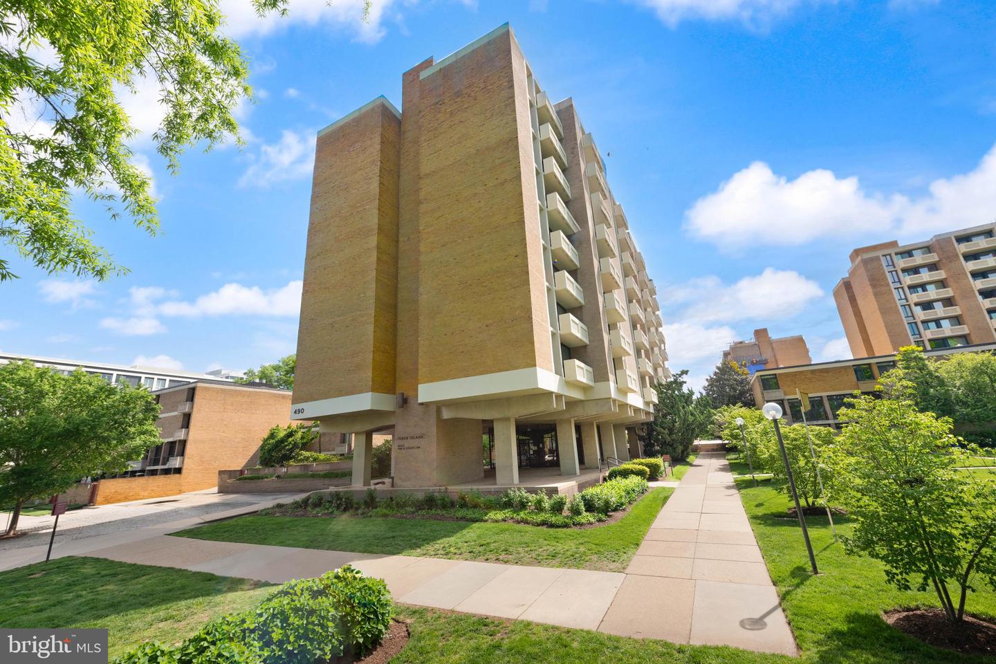 490 M ST SW #W802, WASHINGTON, District Of Columbia 20024, 1 Bedroom Bedrooms, ,1 BathroomBathrooms,Residential,For sale,490 M ST SW #W802,DCDC2198978 MLS # DCDC2198978