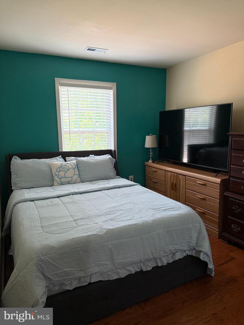 15574 TRAVERSER CT, WOODBRIDGE, Virginia 22193, 3 Bedrooms Bedrooms, ,2 BathroomsBathrooms,Residential,For sale,15574 TRAVERSER CT,VAPW2093904 MLS # VAPW2093904