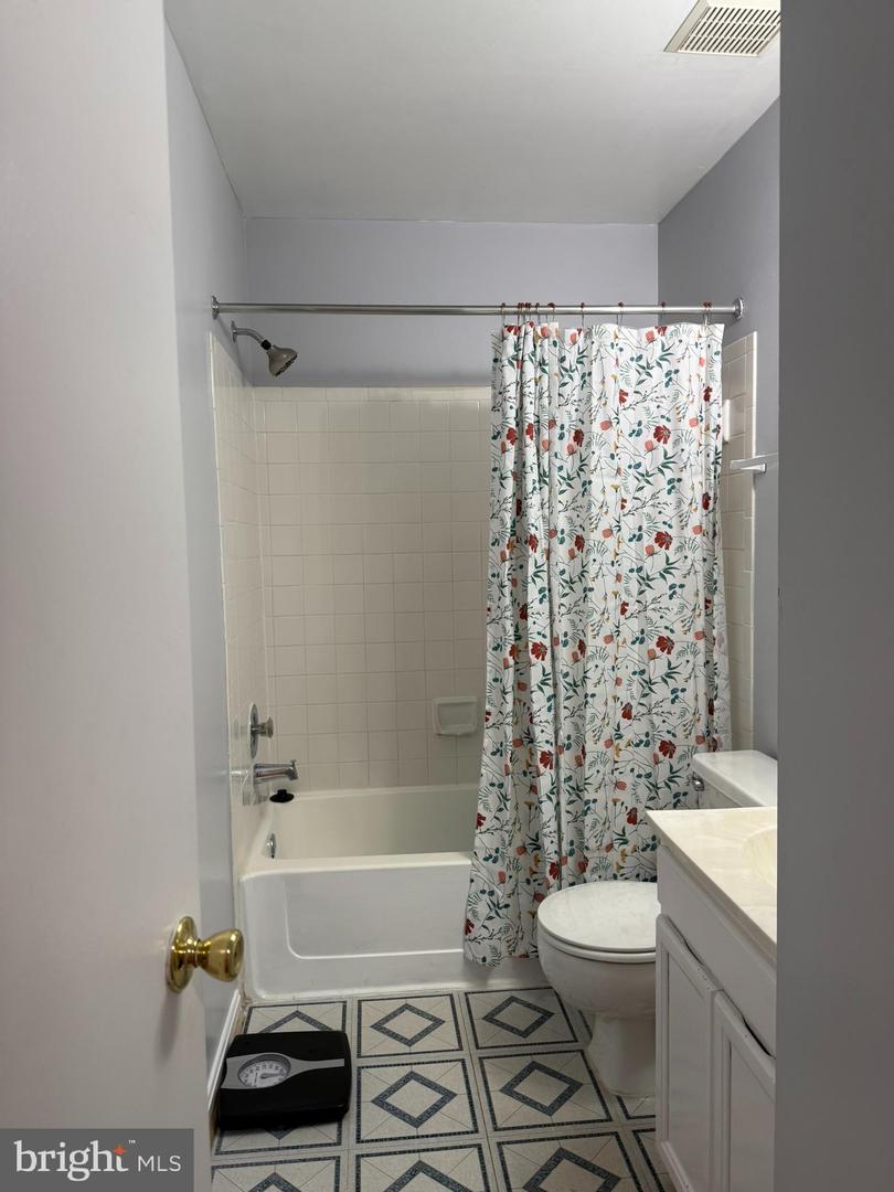 15574 TRAVERSER CT, WOODBRIDGE, Virginia 22193, 3 Bedrooms Bedrooms, ,2 BathroomsBathrooms,Residential,For sale,15574 TRAVERSER CT,VAPW2093904 MLS # VAPW2093904