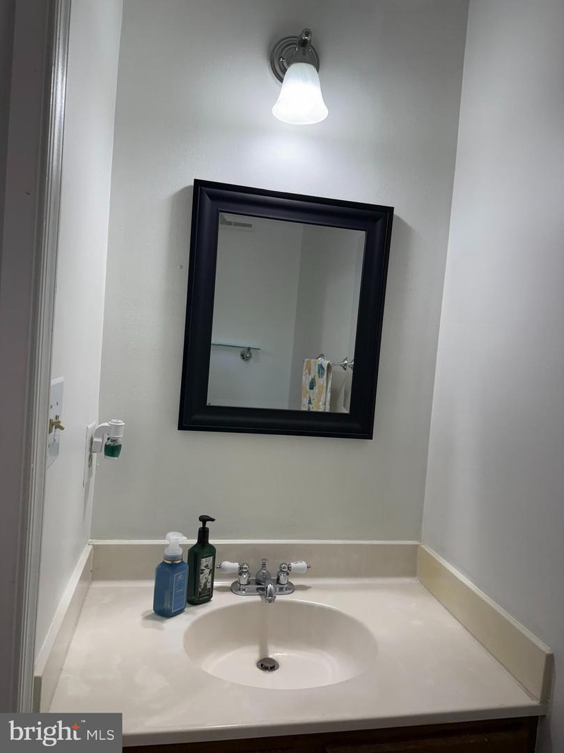 15574 TRAVERSER CT, WOODBRIDGE, Virginia 22193, 3 Bedrooms Bedrooms, ,2 BathroomsBathrooms,Residential,For sale,15574 TRAVERSER CT,VAPW2093904 MLS # VAPW2093904